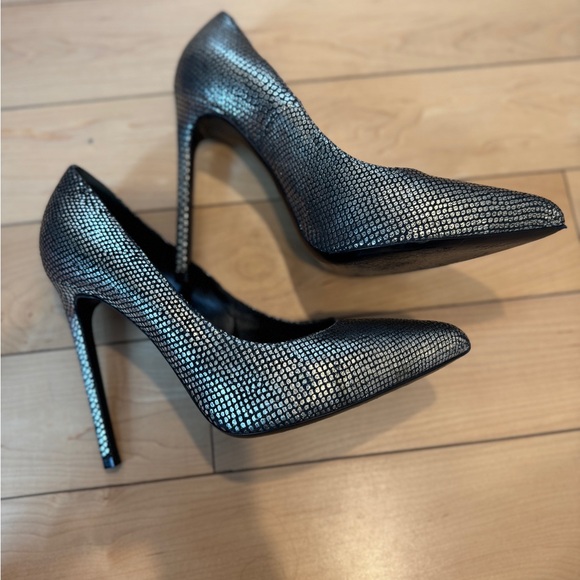 Saint Laurent Calfskin Paris 105 heels - Picture 1 of 4